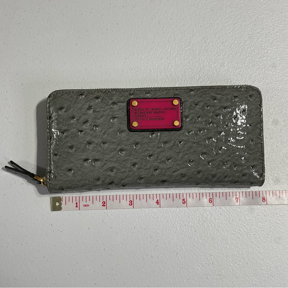MARC JACOBS: “Standard Supply” Ostrich Print Gray + Pink Zip Wallet ~ NEW